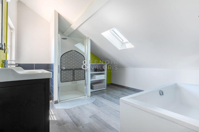 Maison - 140 m² - 7 pièces