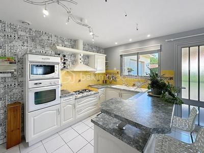 Maison traditionnelle - 142 m² - 4 pièces