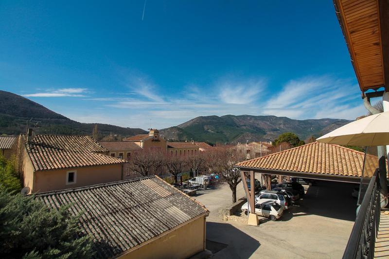 Immeuble - 79 m² - 3 pièces