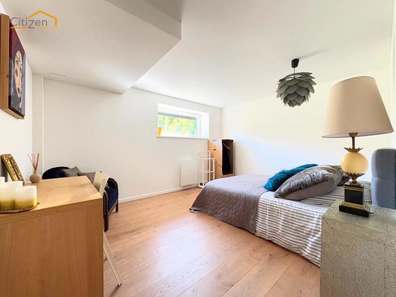 Maison - 200 m² - 6 pièces