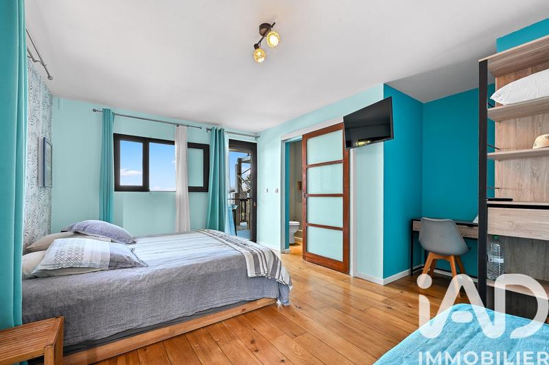 Maison - 215 m² - 7 pièces