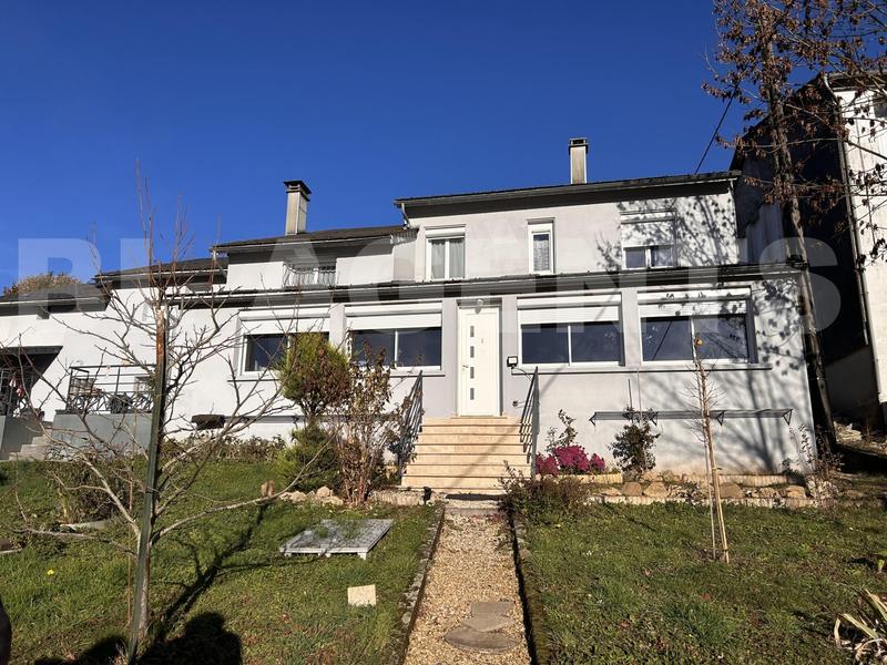 Maison de ville - 141 m² - 8 pièces