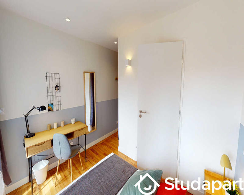 Chambre - 120 m² - 1 pièce