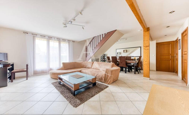 Maison - 98 m² - 5 pièces