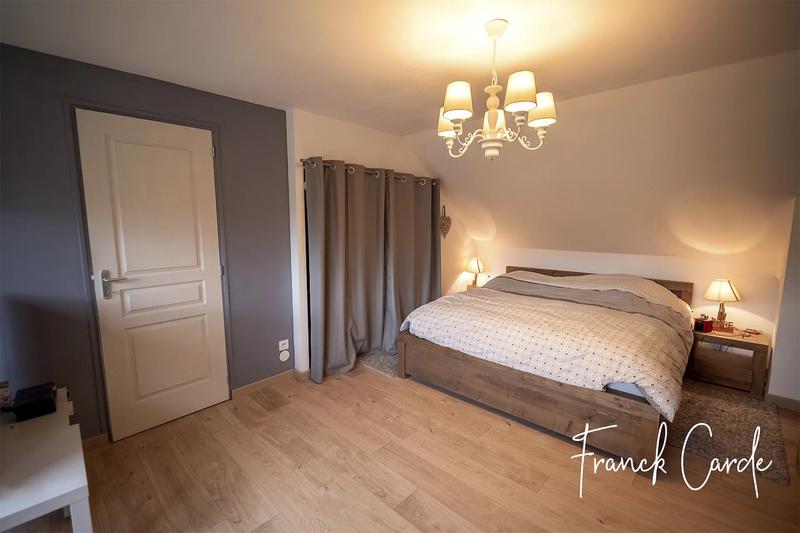 Maison - 268 m² - 11 pièces