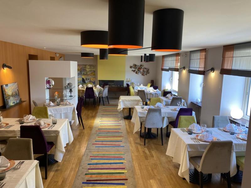 Maison - 275 m² - 12 pièces