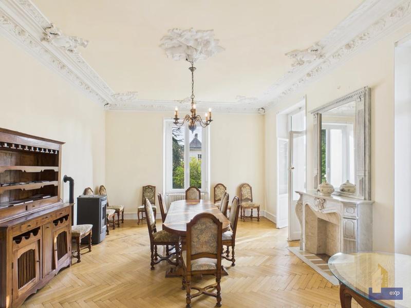 Maison - 443 m² - 17 pièces