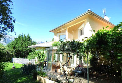 Maison - 168 m² - 6 pièces