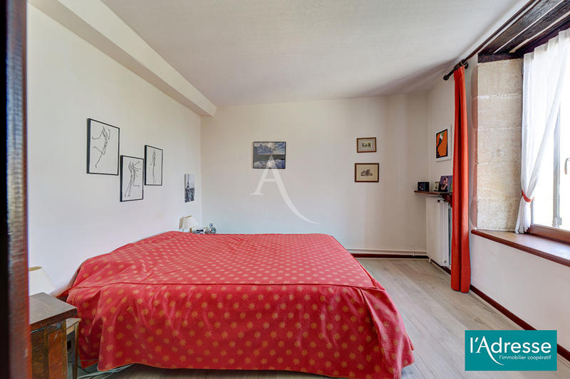 Maison - 324 m² - 8 pièces