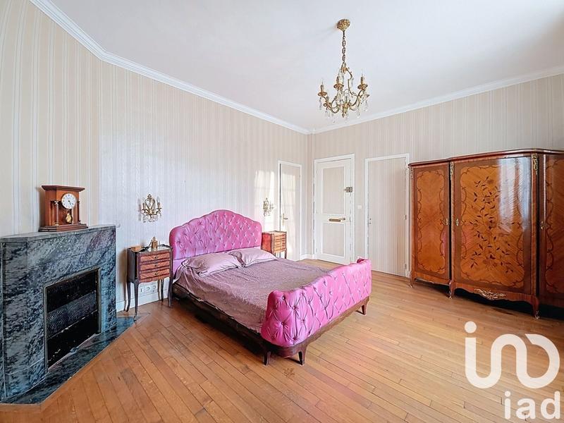 Maison - 214 m² - 10 pièces