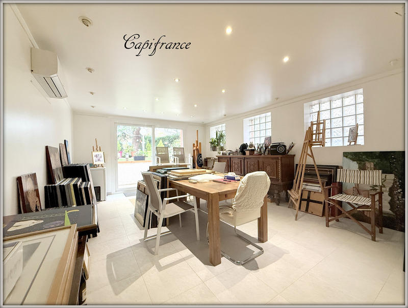 Maison - 170 m² - 9 pièces