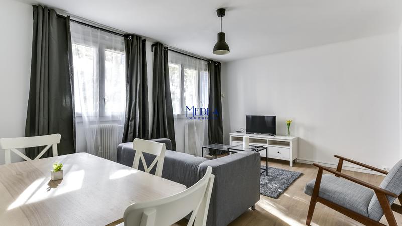 Appartement - 80 m² - 5 pièces