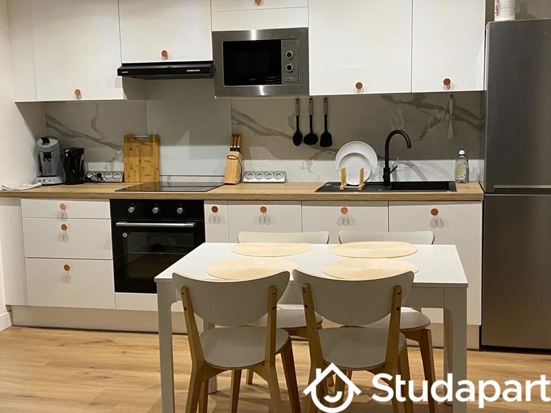 Chambre - 11 m² - 1 pièce