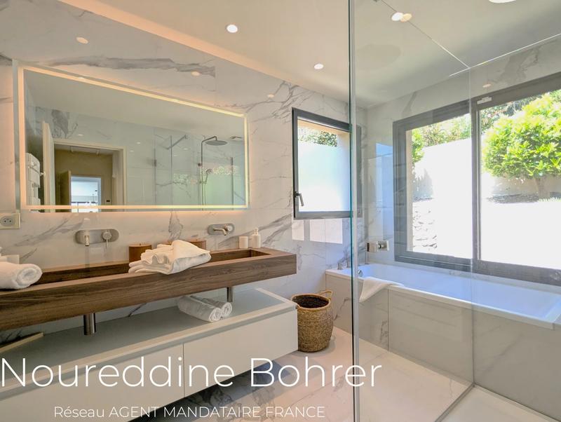 Villa - 260 m² - 7 pièces