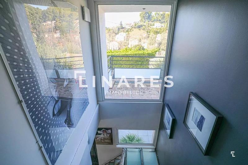 Villa - 220 m² - 6 pièces