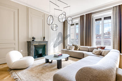 Appartement - 223 m² - 5 pièces