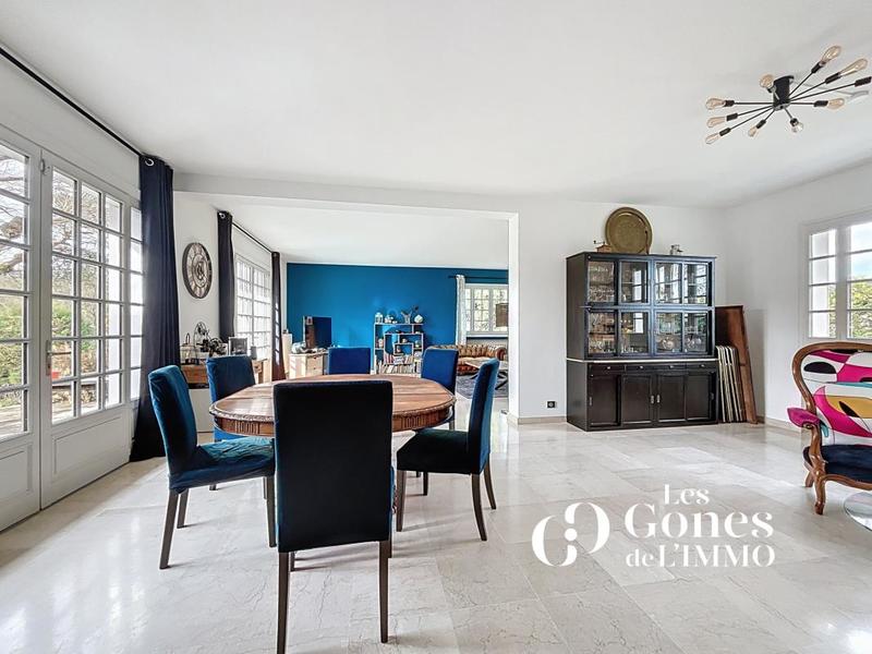 Propriété - 340 m² - 7 pièces