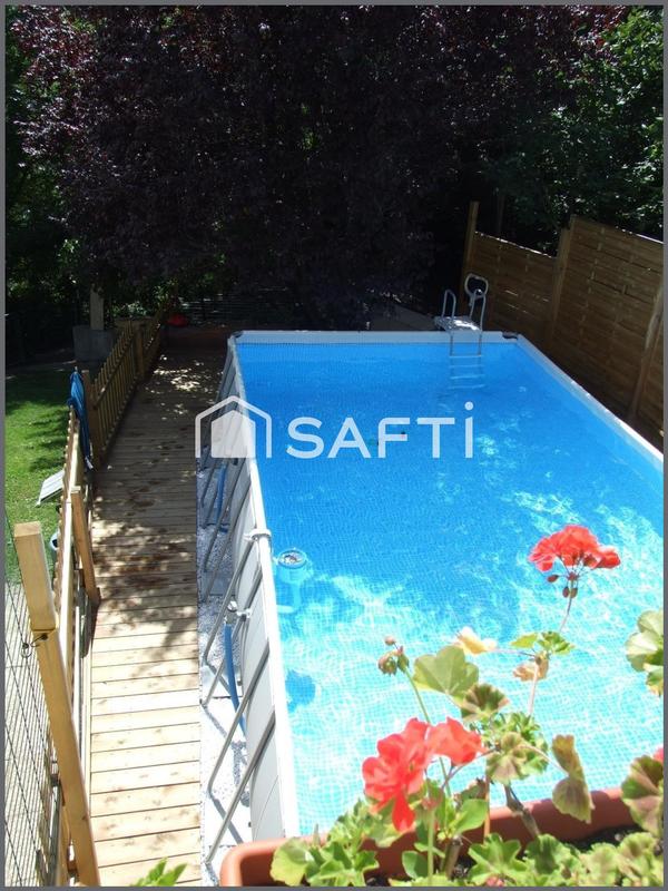 Maison - 223 m² - 11 pièces