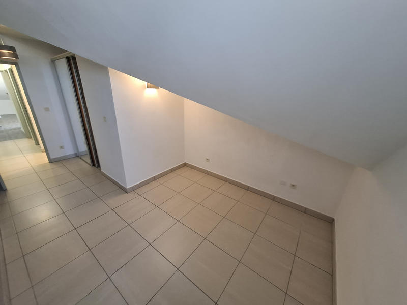 Appartement - 75 m² - 5 pièces