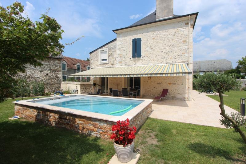 Maison - 234 m² - 6 pièces