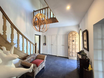 Maison - 368 m² - 8 pièces