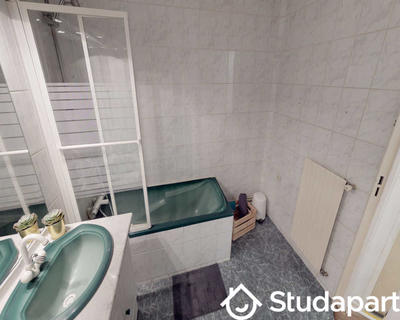 Chambre - 120 m² - 1 pièce