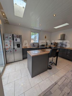 Maison - 134 m² - 6 pièces