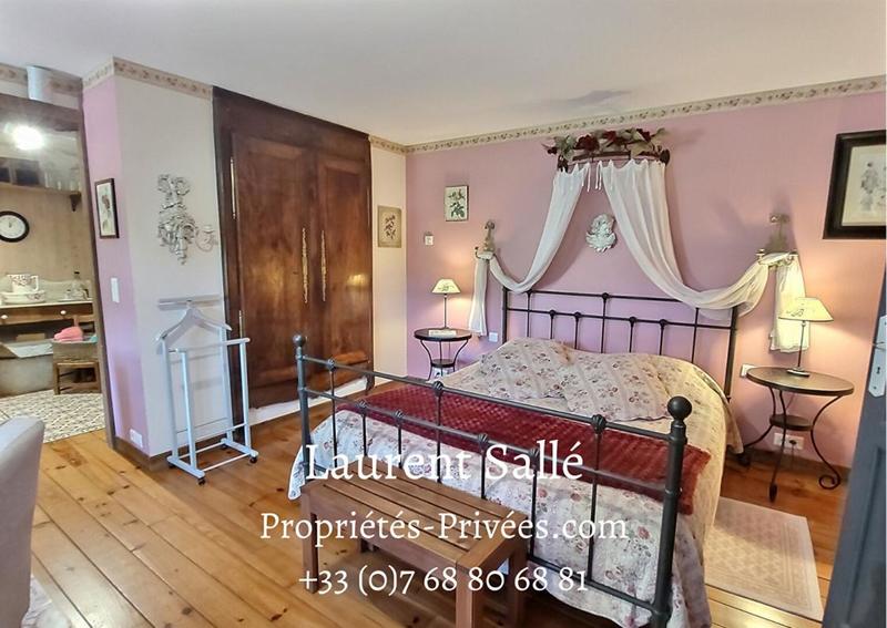 Moulin - 621 m² - 16 pièces