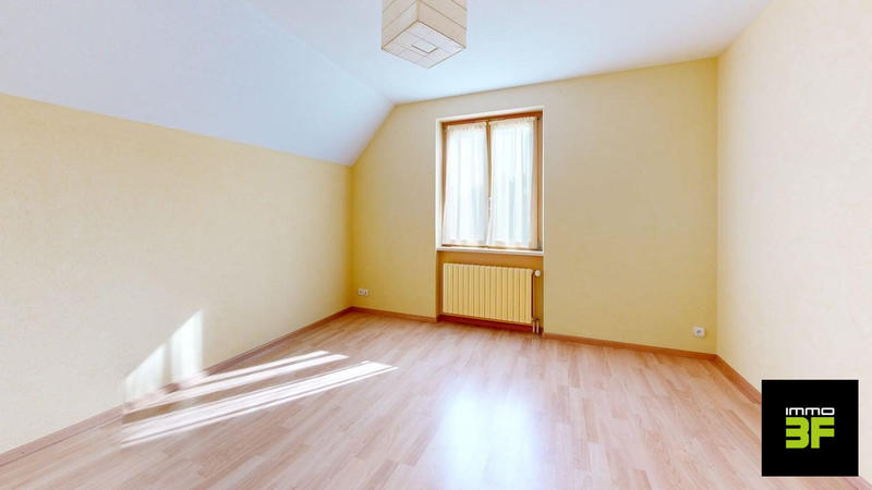 Maison traditionnelle - 150 m² - 6 pièces