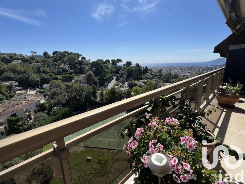 Appartement - 90 m² - 3 pièces