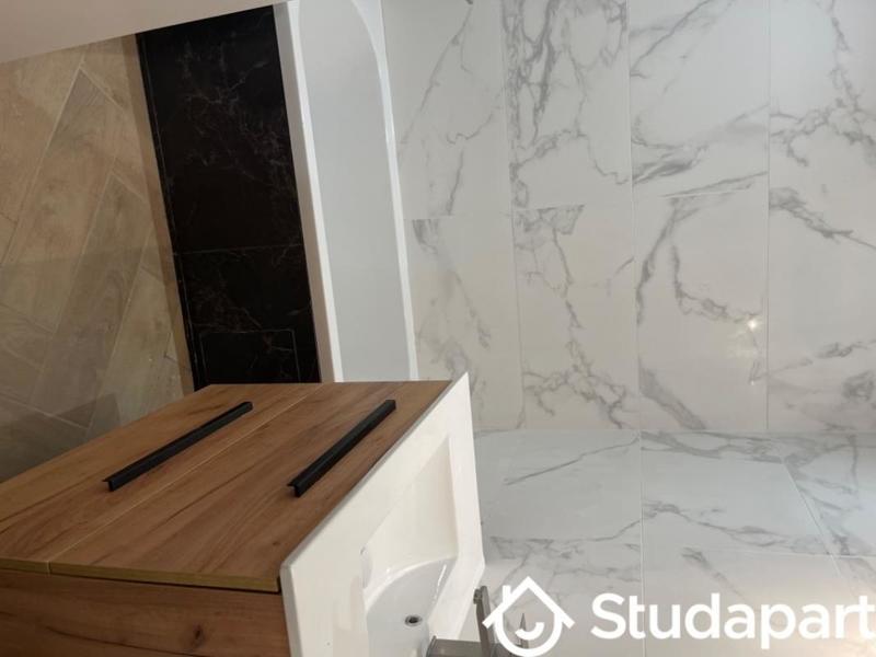 Chambre - 12 m² - 1 pièce