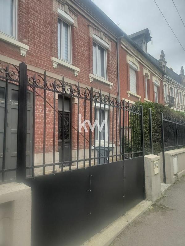 Maison - 121 m² - 6 pièces