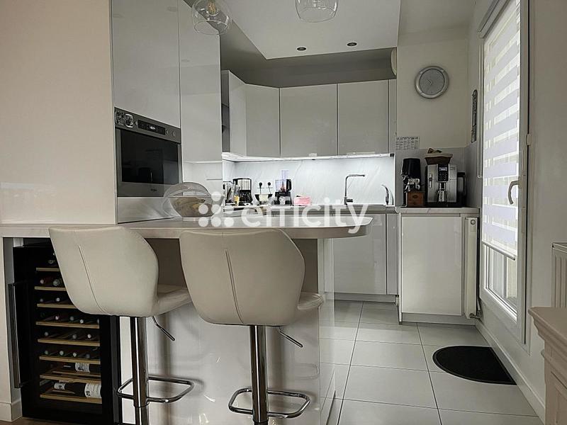 Appartement - 80 m² - 4 pièces