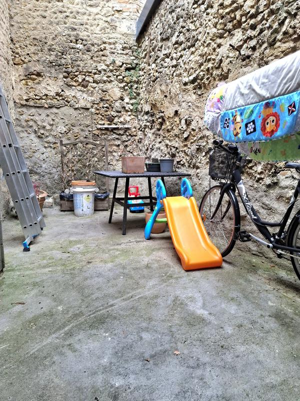 Maison traditionnelle - 92 m² - 4 pièces