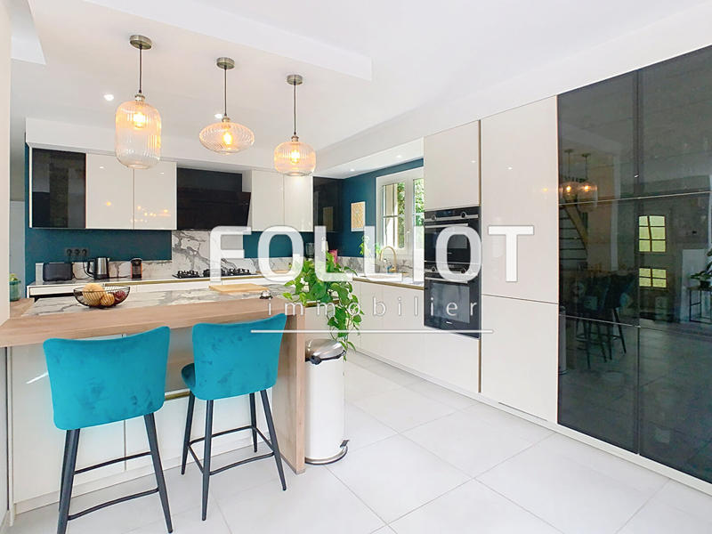 Maison - 160 m² - 7 pièces