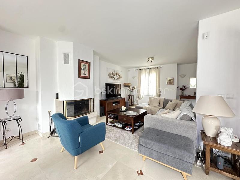 Maison traditionnelle - 170 m² - 6 pièces