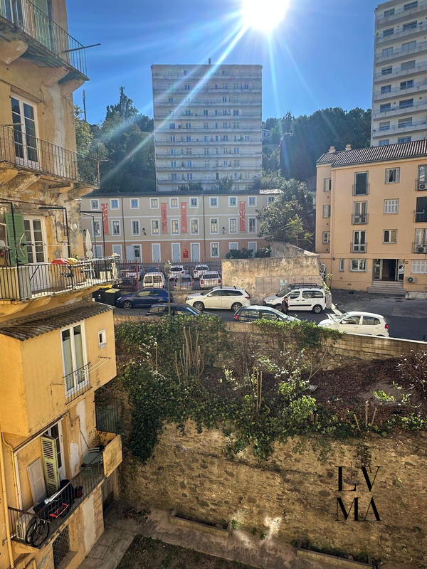 Appartement - 117 m² - 3 pièces