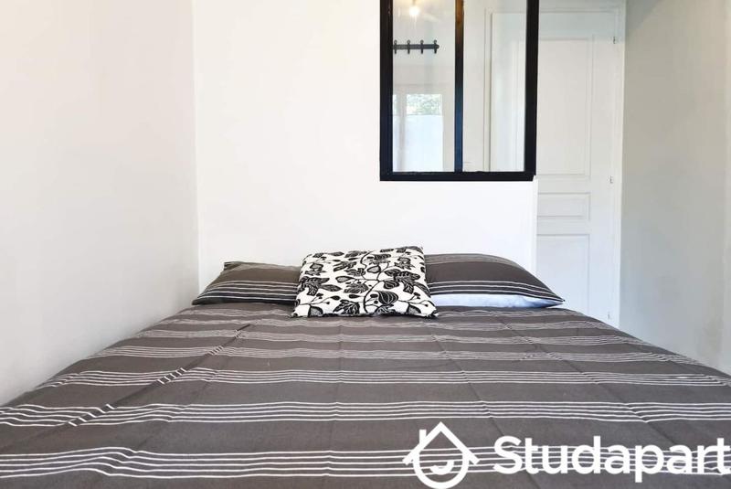 Chambre - 12 m² - 1 pièce