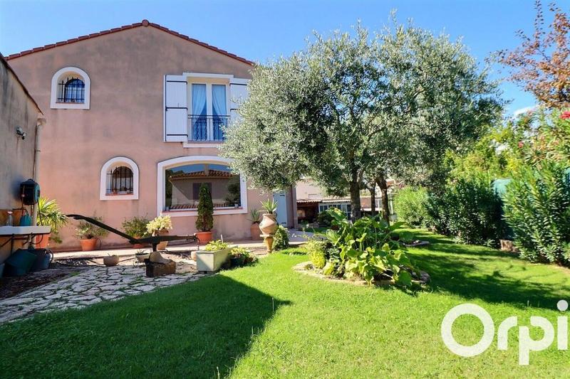 Maison - 238 m² - 7 pièces