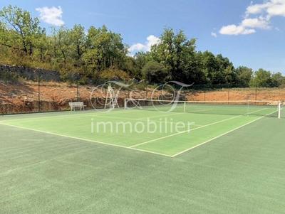 Propriété - 550 m² - 17 pièces