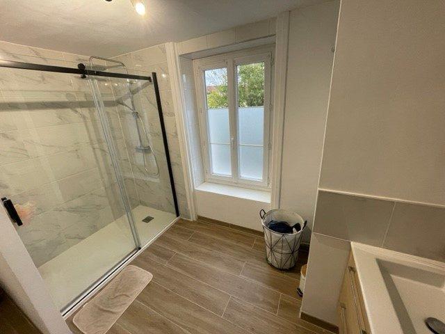 Maison - 185 m² - 8 pièces