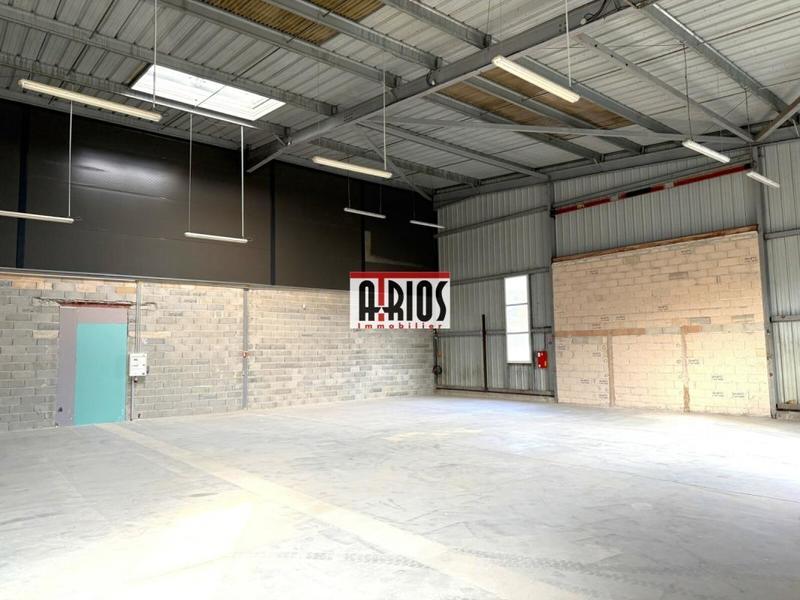 Entrepôt - 420 m²