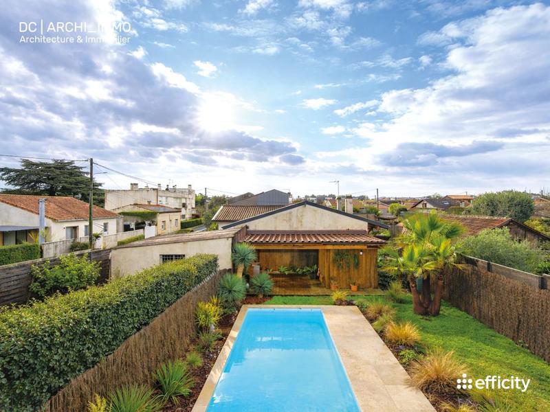 Maison - 223 m² - 7 pièces