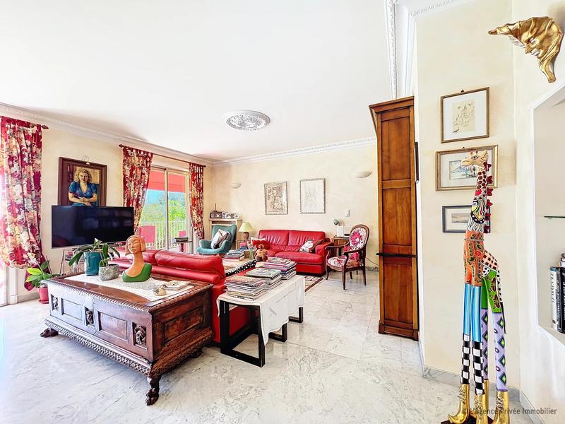 Appartement - 110 m² - 5 pièces