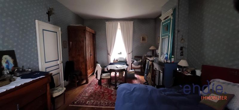 Maison - 294 m² - 12 pièces