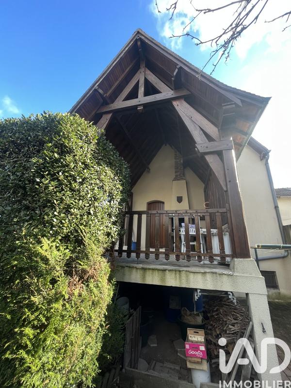 Maison - 255 m² - 8 pièces