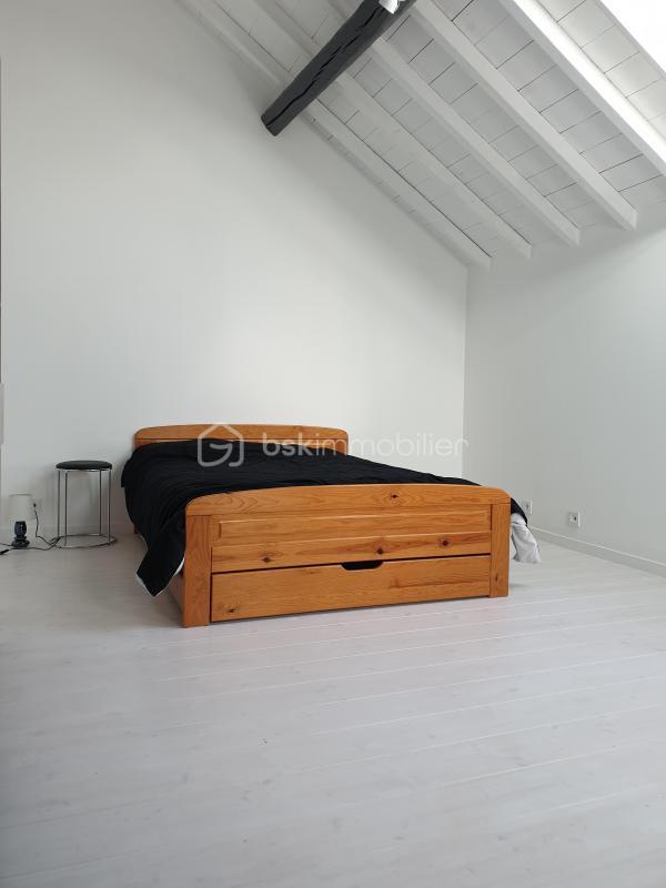 Maison - 230 m² - 8 pièces