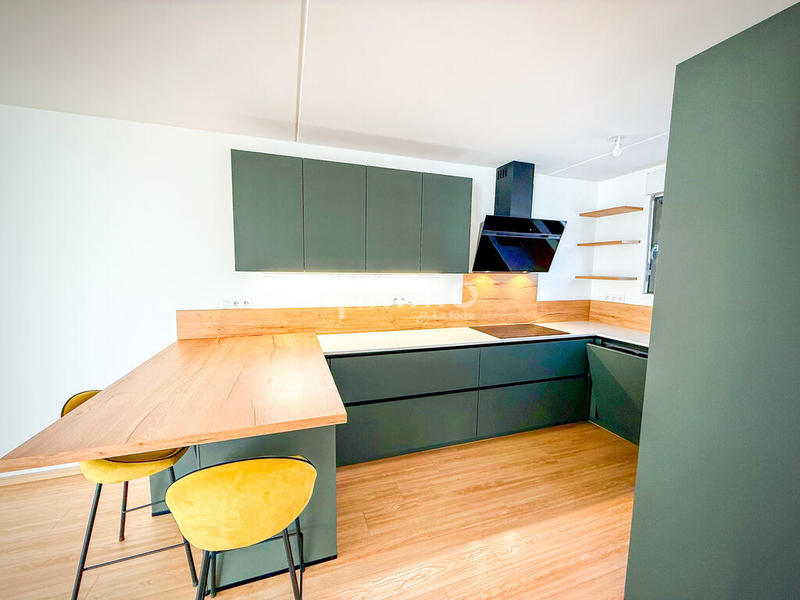 Loft - 121 m² - 5 pièces