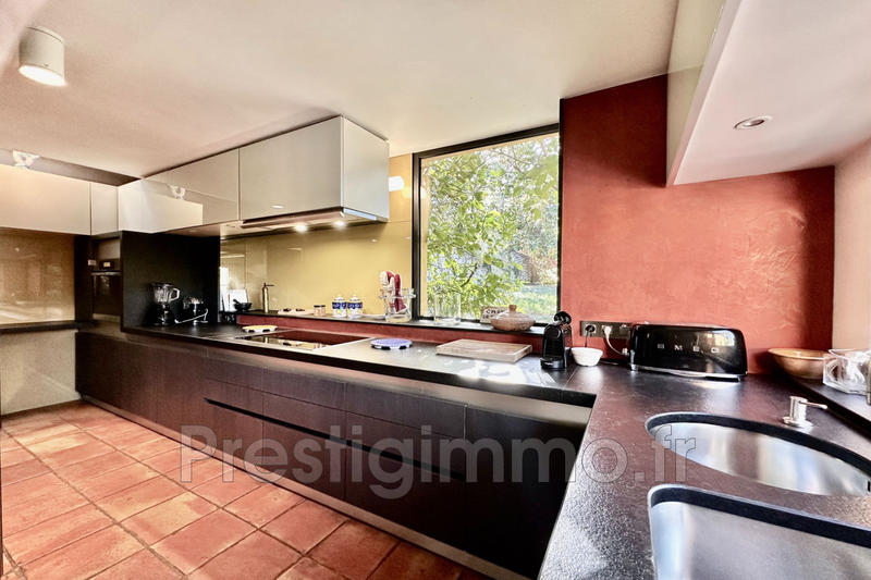 Demeure - 295 m² - 6 pièces