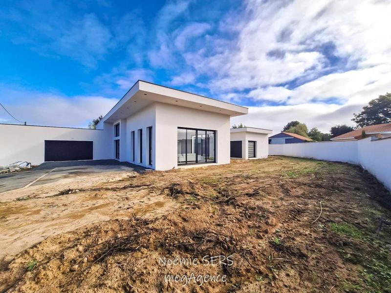 Maison - 220 m² - 7 pièces